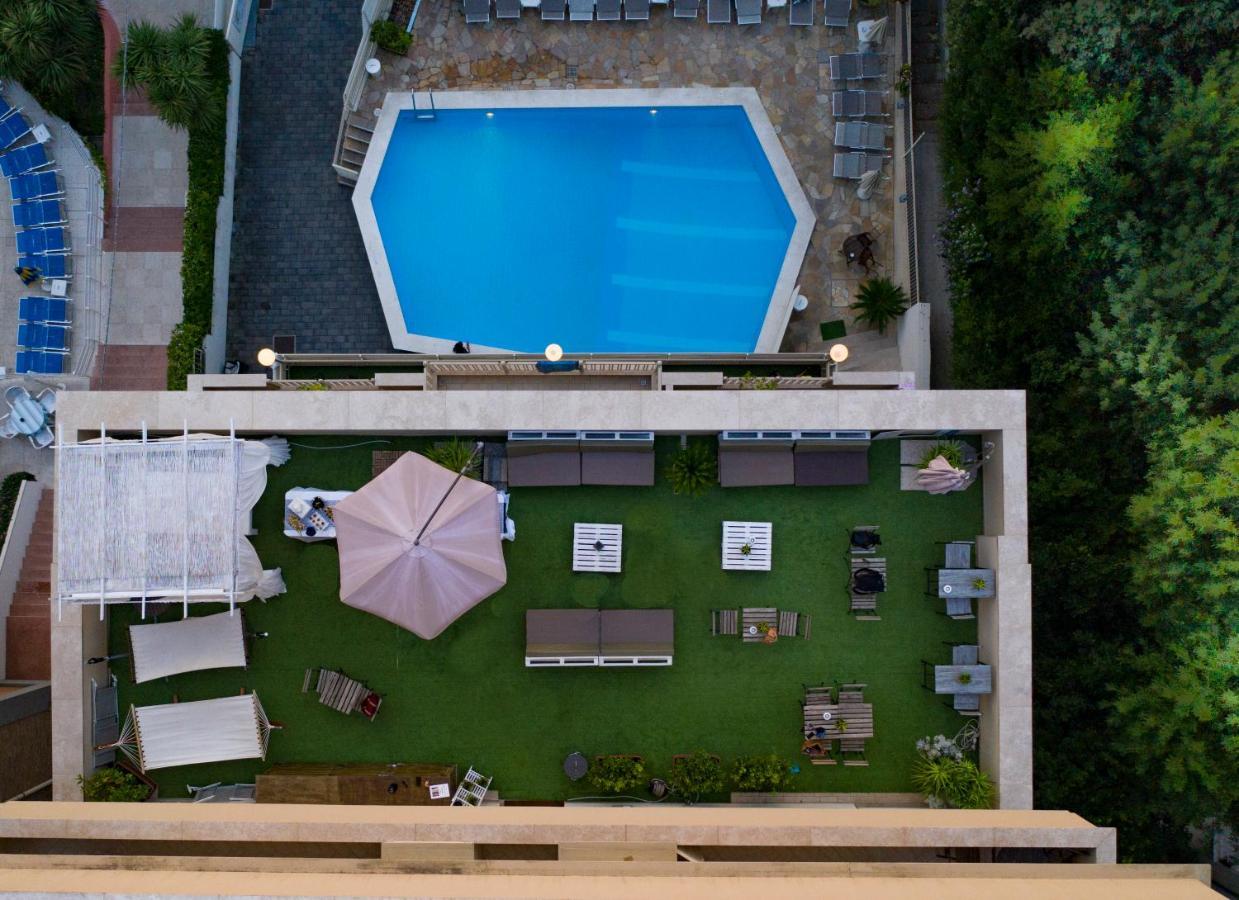 Mona Lisa Hotel Cattolica Bagian luar foto