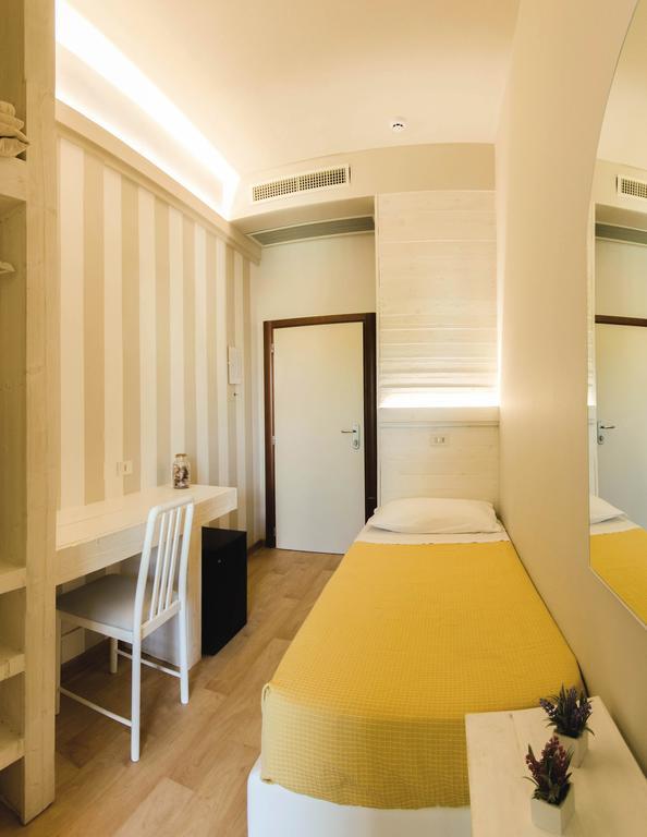 Mona Lisa Hotel Cattolica Bagian luar foto